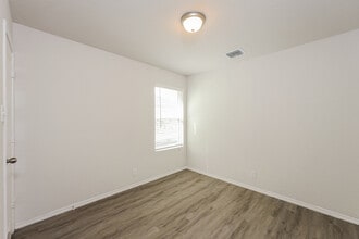 9326 Somers Bend in San Antonio, TX - Building Photo - Building Photo