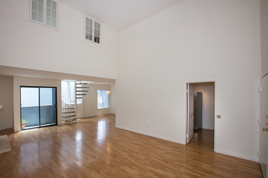 1940 N Highland Ave, Unit #59 in Los Angeles, CA - Building Photo