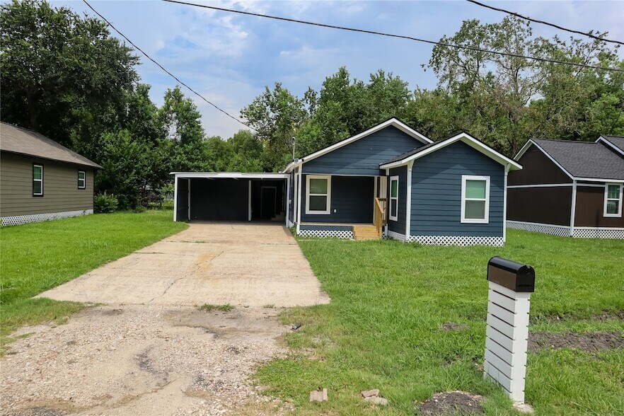 621 North St, Unit 1438P in Crosby, TX - Building Photo