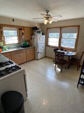 3239 N 91st St, Unit Upper Unit in Milwaukee, WI - Building Photo - Building Photo