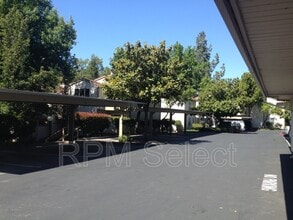 385 Camelback Rd in Pleasant Hill, CA - Building Photo - Building Photo