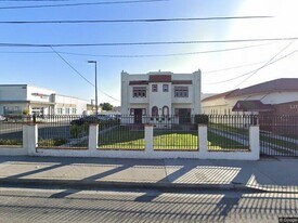 2500 N Wilmington Ave, Unit AA in Compton, CA - Building Photo