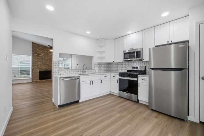 218 W William Cannon Dr