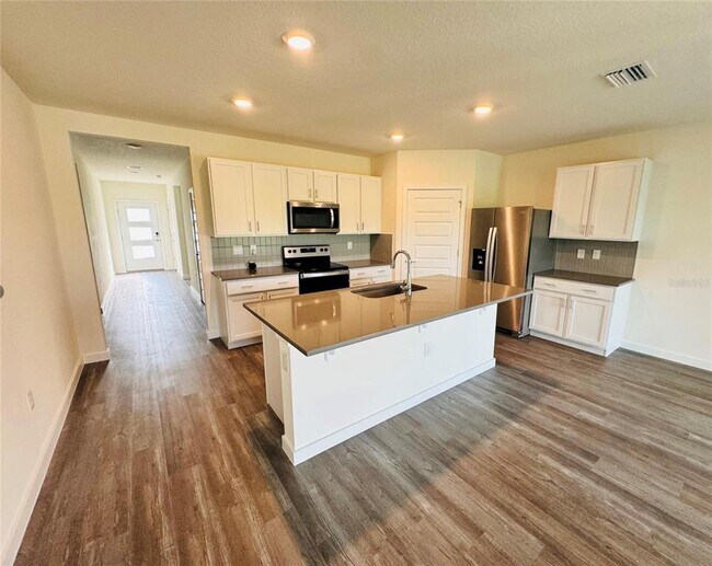 9795 Crescent Ray Dr in Wesley Chapel, FL - Building Photo - Building Photo