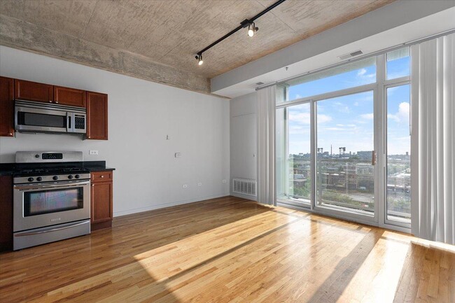 property at 1620 S Michigan Ave