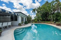 833 Westwind Dr in North Palm Beach, FL - Building Photo - Building Photo