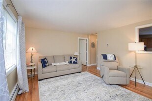 70 Carroll Ave in Newport, RI - Building Photo