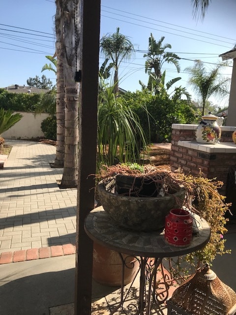 438 Sycamore Ave in Glendora, CA - Foto de edificio - Building Photo