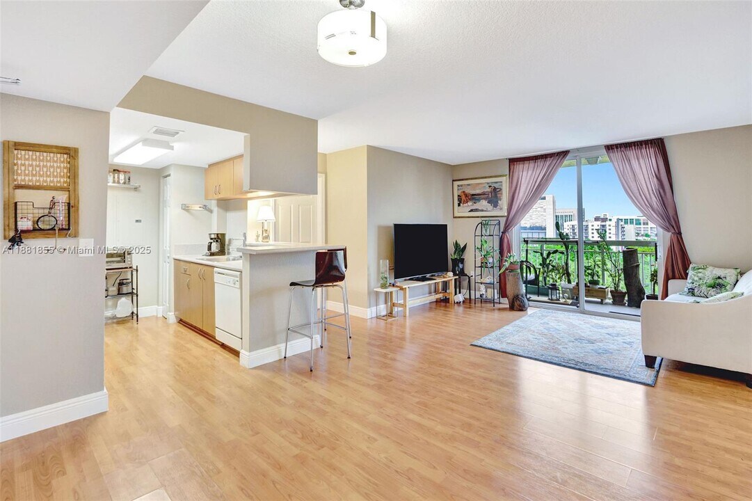816 NW 11th St in Miami, FL - Building Photo