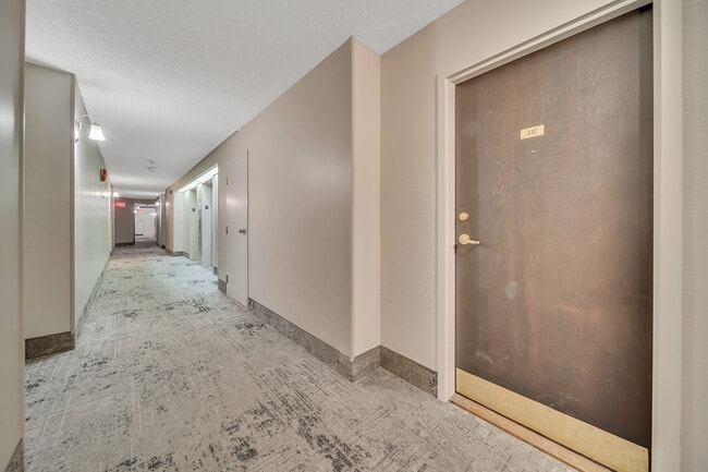 3227 King St E in Kitchener, ON - Building Photo - Building Photo