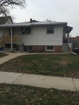 221 4th St NE, Unit 223 in Mason City, IA - Building Photo