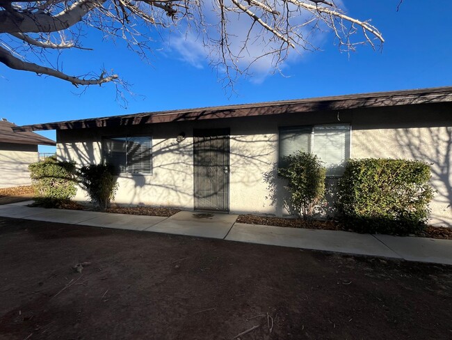 20411 Thunderbird Rd in Apple Valley, CA - Building Photo - Building Photo