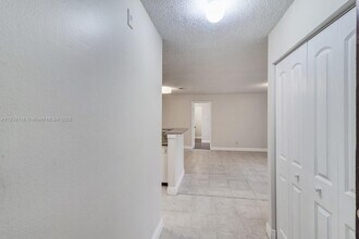 11241 W Atlantic Blvd in Coral Springs, FL - Foto de edificio - Building Photo