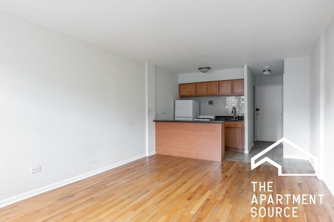 property at 5847 N Winthrop Ave