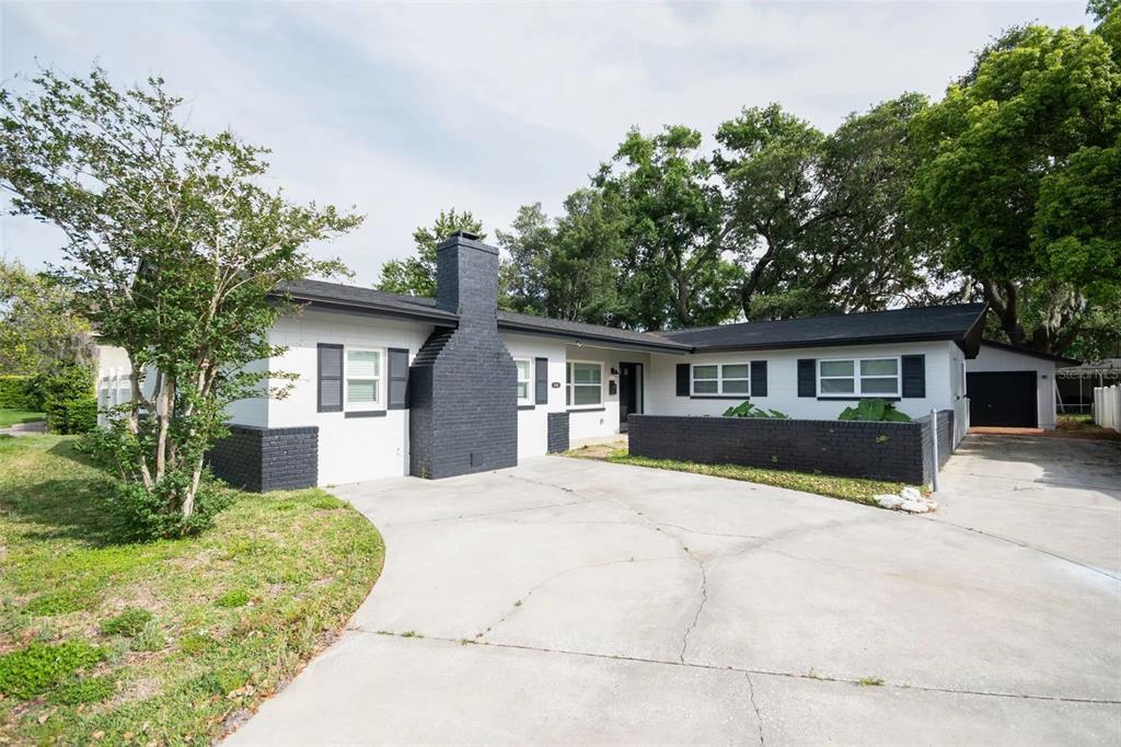 1946 Strathaven Rd in Winter Park, FL - Building Photo