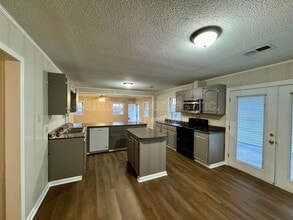 408 Thorne St in Florence, AL - Building Photo - Building Photo