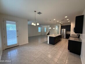 905 S Canal Dr in Chandler, AZ - Building Photo - Building Photo