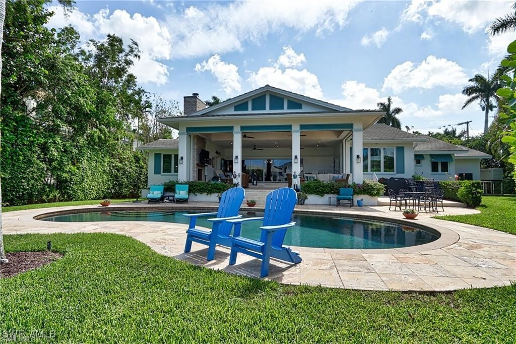 2201 Beacon Ln in Naples, FL - Foto de edificio