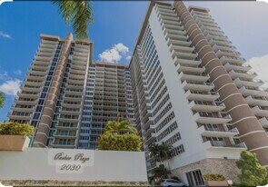 2030 S Ocean Dr, Unit 1017 in Hallandale Beach, FL - Building Photo