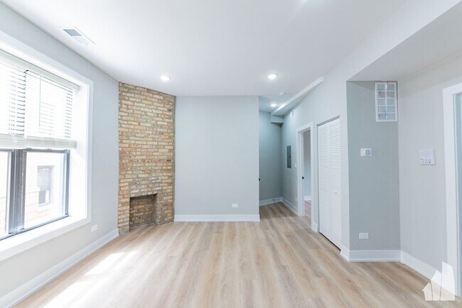 428 W Belden Ave in Chicago, IL - Building Photo - Building Photo