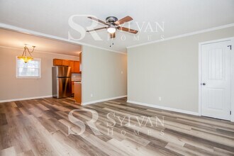 2514 Vinton Dr in Dallas, NC - Building Photo - Building Photo