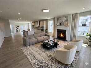 352 Skylar Ct SE in Atlanta, GA - Foto de edificio - Building Photo