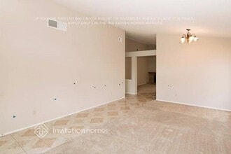 6256 Small Point Dr in Las Vegas, NV - Foto de edificio - Building Photo