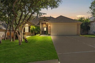 1109 Perkins St in San Marcos, TX - Building Photo