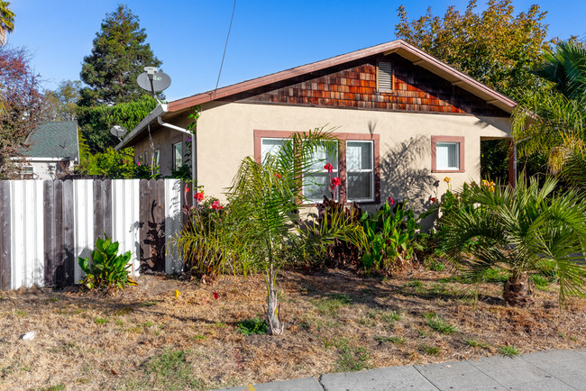 415-417 Barson St in Santa Cruz, CA - Building Photo - Building Photo