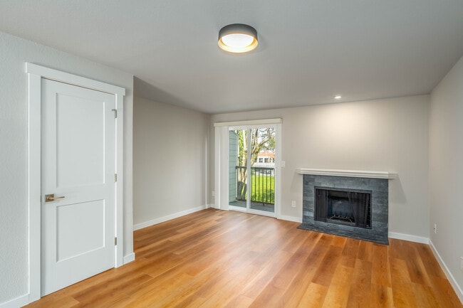 Mount Si in North Bend, WA - Foto de edificio - Interior Photo