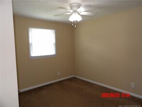 301 W Vinson Ave in Autryville, NC - Foto de edificio - Building Photo