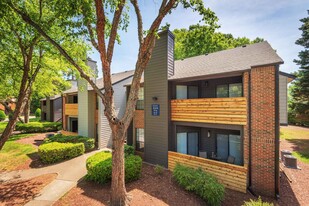 Regatta at Lake Lynn Apartments