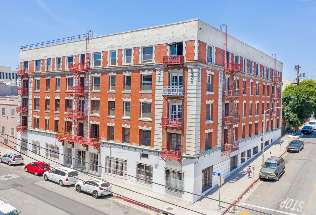 Prince Rupert Apartments in Los Angeles, CA - Building Photo