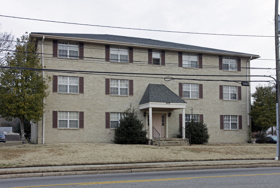 Pembroke Apartments in Hampton, VA - Building Photo