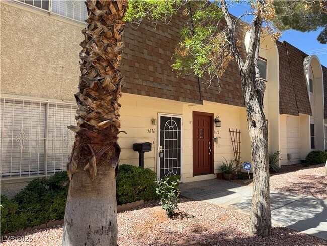 property at 3676 S Garden Dr