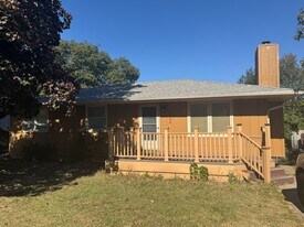 5500 Hillsdale Dr in Lincoln, NE - Building Photo