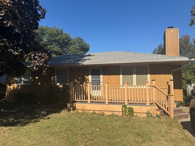 property at 5500 Hillsdale Dr