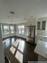 6 S Crescent Circuit in Boston, MA - Building Photo - Building Photo