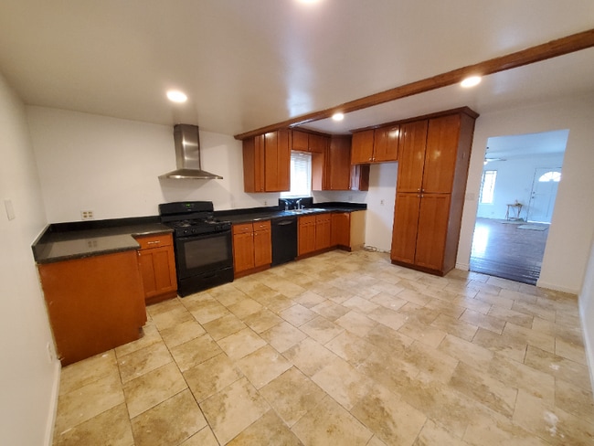 2730 Lime St in Riverside, CA - Building Photo - Building Photo