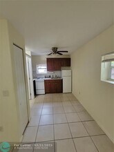 2534 Taft St in Hollywood, FL - Building Photo - Building Photo
