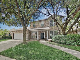 104 Westbrook Dr in Arlington, TX - Building Photo