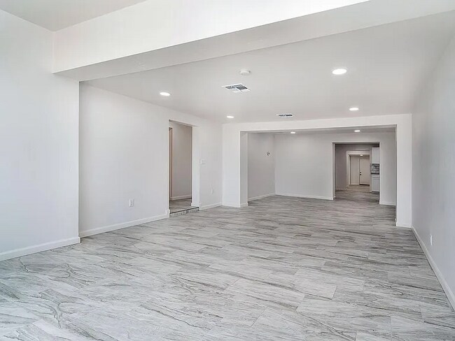 1017 E West Cir Dr in Tucson, AZ - Building Photo - Building Photo