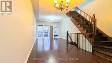 22 Market Garden Mews in Toronto, ON - Building Photo - Building Photo