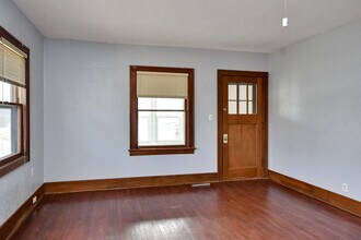 2300 Avenue F in Council Bluffs, IA - Foto de edificio - Building Photo