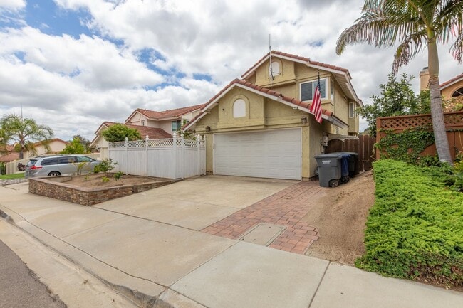 12051 Via Zapata in El Cajon, CA - Building Photo - Building Photo