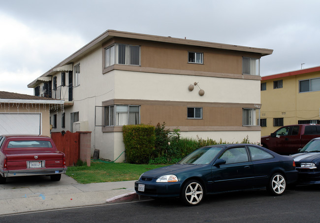 11863 Eucalyptus Ave in Hawthorne, CA - Building Photo - Building Photo