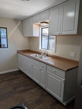 2158 Branstetter Ln in Redding, CA - Building Photo - Building Photo