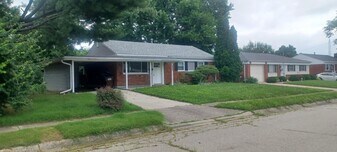 157 W Goodman Dr in Fairborn, OH - Building Photo