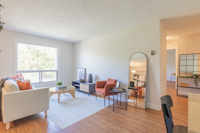 75 Huron Heights