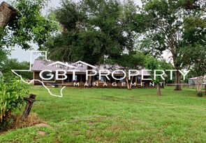 147 Lcr 832 in Donie, TX - Building Photo